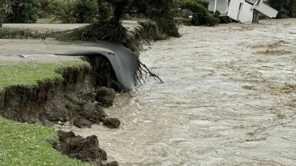 Razdejanje v občini Braslovče je bilo veliko, poplavljenih je bilo kar 250 objektov, od tega 150 vikendov in hiš v Letuški gmajni. Foto Tomaž Žohar