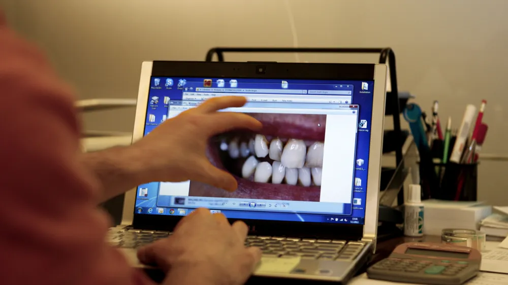 H-Dent Stomatološka ordinacija Habijanec- Hrvaška 2012 - Rovinj - dentalni turizem - popravilo zob - cenejši zobozdravniki na hrvaškem - //FOTO: Bojan Velikonja OPOMBA: ZA OBJAVO V PRILOGI – DNEVNIKOV OBJEKTIV - REPORTAŽA 2012