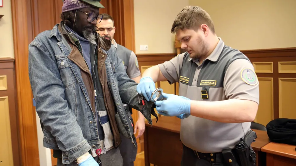 Coco Filip Faragala je bil pri nas že kaznovan. Njegov izgon iz Slovenije v izvorno državo Eritrejo po zatrjevanju policije ni mogoč, ker ima status političnega begunca. Foto: Tomaž Skale 