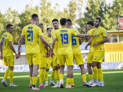 Nogometaši Domžal so se sicer veselili gola Jana Đapa, a so Koprčani na pomembnem gostovanju vendarle prišli do novih treh točk.