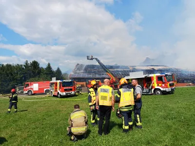 Na terenu so že reševalne ekipe.