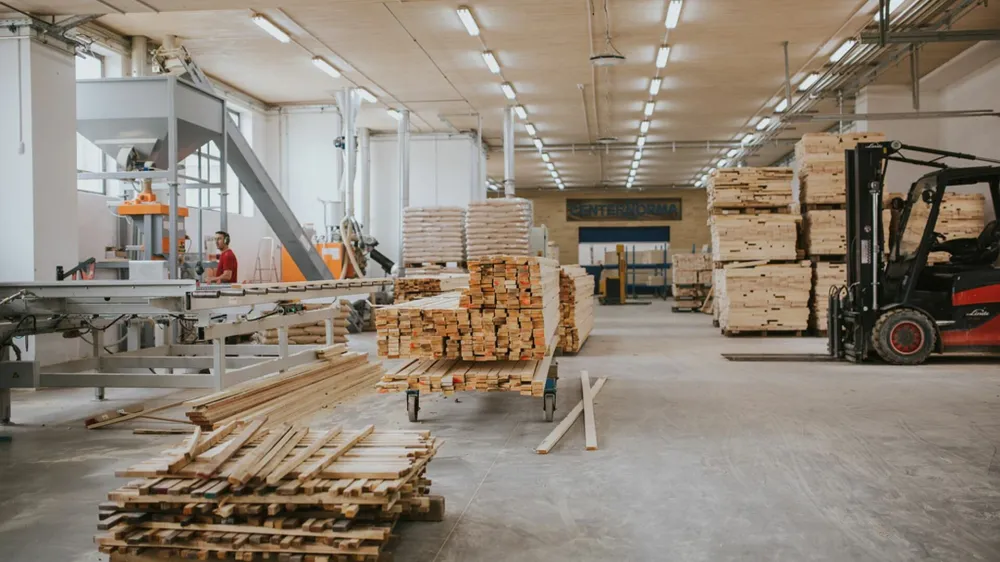 V podjetju za stalne kupce izdelajo 1,5 milijona tekočih metrov različnih izdelkov. F Centernorma