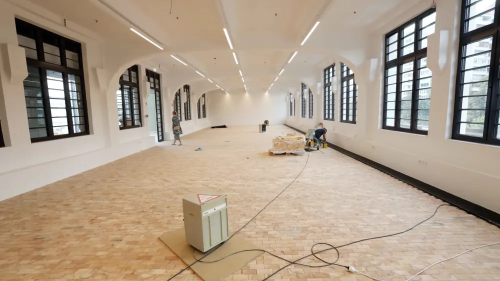 - 14.09.2023 - Kreativno središče Center Rog - javni proizvodni prostor namenjen kulturnemu in kreativnemu delovanju s poudarkom na izdelovanju, uporabnih umetnostih, arhitekturi in oblikovanjuKreativno središče Center Rog - javni proizvodni prostor namenjen kulturnemu in kreativnemu delovanju s poudarkom na izdelovanju, uporabnih umetnostih, arhitekturi in oblikovanju //FOTO: Tomaž Skale