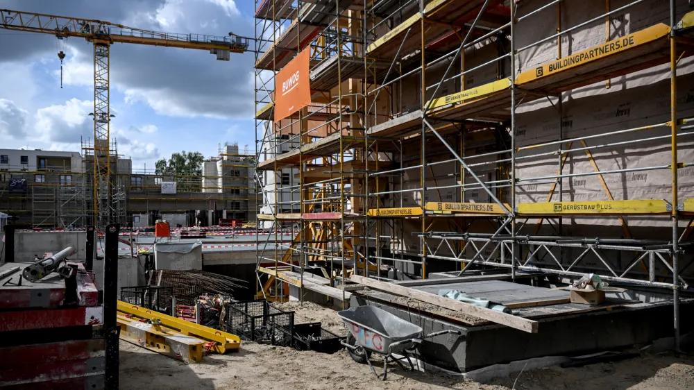 19 September 2023, Berlin: A view of the construction site of the Vonovia Holzbauquartier project in Berlin Kaulsdorf. Photo: Britta Pedersen/dpa