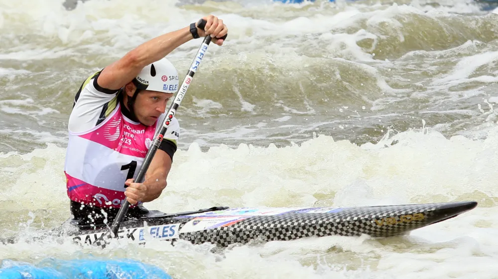 Benjamin Sav&scaron;ek, kanu