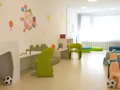 Zaslišanje v Hiši za otroke (na fotografiji) skladno z zakonom o zaščiti otrok v kazenskem postopku in njihovi celostni obravnavi odredi pristojni sodnik.
 