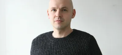 Peter Lovsin, komentator - kronika<br><br><br><br>- Dnevnik 2016 - portreti za komentarje in kolumne - komentatorji - novinarji - novinar - <br><br><br><br><br><br>//FOTO: Toma Skale