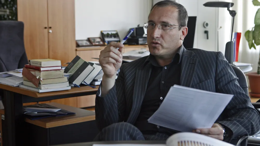 ﻿Drago Šketa, višji državni tožilec - vodja mariborskega okrožnega državnega tožilstva - Okrožno državno tožilstvo Maribor, vodja delovne skupine za izvajanje strategije obvladovanja gospodarske kriminalitete v Sloveniji in član državnotožilskega sveta//FOTO: Tomaž Skale