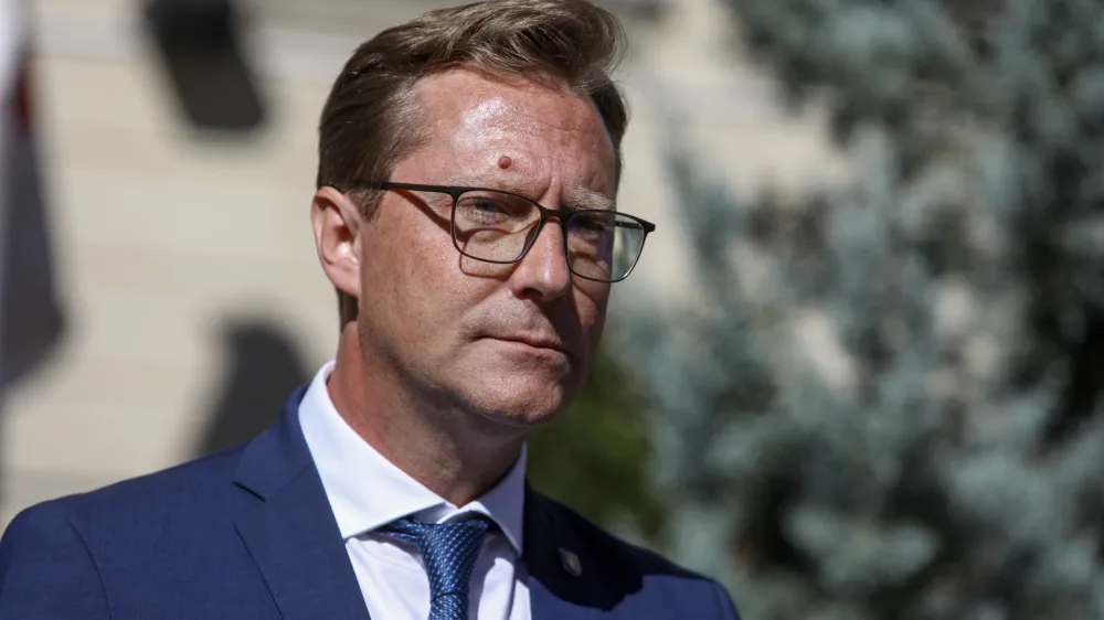 Vladimir Prebilič, kandidat za predsednika republike <br><br>- 20.09.2022 &ndash; Predsedni&scaron;ke volitve 2022 - novinarska konferenca Vladimirja Prebiliča in Vesne - zelene stranke, ob vložitvi predsedni&scaron;ke kandidature <br> <br>//FOTO: Luka Cjuha<br>