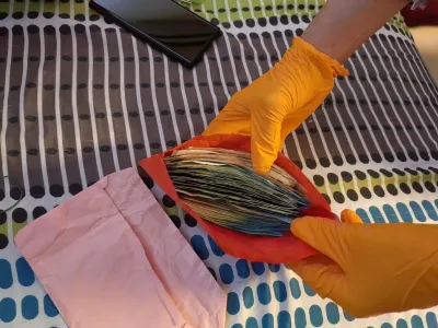 Policija svetuje, da večjih vsot gotovine in dragocenosti ne hranite doma. 