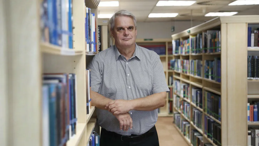 Miro Pu&scaron;nik, direktor Centralne tehni&scaron;ke knjižnice Univerze v Ljubljani