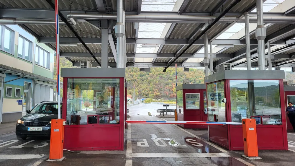 Mejni prehod Dragonja: zunanja ministrica Tanja Fajon napoveduje, da bi lahko Slovenija po potrebi uvedla mejne kontrole tudi po hrva&scaron;kem vstopu v schengen