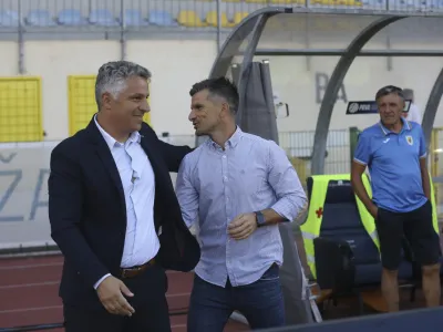 Oliver Bogatinov (levo) je v Radomljah eden izmed štirih trenerjev v prvi ligi, ki sedijo na klopi od začetka sezone. Ljubljančan Zoran Zeljković je Koper zamenjal za Olimpijo. 