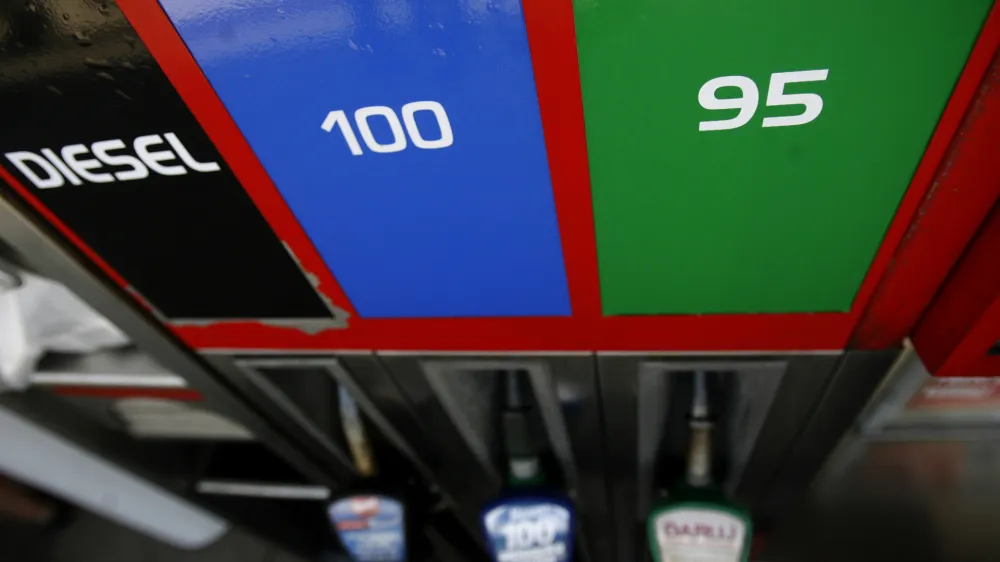 Počivali&scaron;če Lom - bencinski servis Petrol - ilustrativna fotografija - črpalka - gorivo - diesel - dizel - Euro super - bencin<br> //FOTO; Matej Pov&scaron;e