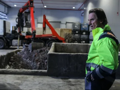 ﻿direktor Kemisa Boštjan Šimenc- 01.02.2019 – Podjetje KEMIS Vrhnika, zbiranje in odvoz nevarnih odpadkov - novinarska konferenca ob zaključku sanacije objekta po požaru maja 2017 in pričetku delovanja //FOTO: Jaka Gasar