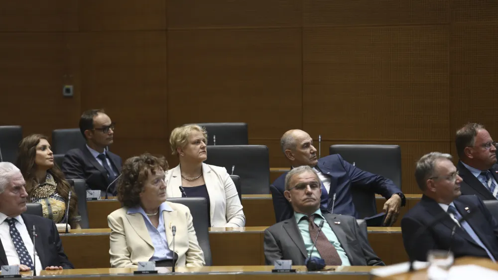 poslanci SDS Janez Janša- 24.06.2023 - Dan državnosti 2023 – alavnostna seja državnega zbora //FOTO: Luka Cjuha