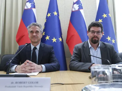 predsednik vlade dr. Robert Golob, predsedujoči ESS Jakob Počivavšek, vodja Konfederacije sindikatov Slovenije Pergam- 04.07.2023 - Ekonomsko-socialni svet - izredna seja ESS - razprava o vodenju socialnega dialoga. //FOTO: Jaka Gasar