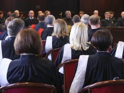 Prvostopenjski sodniki se po novem ne bodo več delili na okrajne in okrožne. Fotografija je simbolična. 