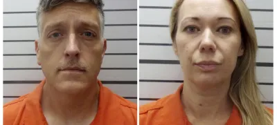 Zakonca Jon in Carrie Hallford sta v priporu. Tožilstvo jima očita, da sta na sprijen način zavajala žalujoče, saj sta namesto posmrtnih ostankov svojcev krste in žare polnila s prahom in drugo umazanijo. 