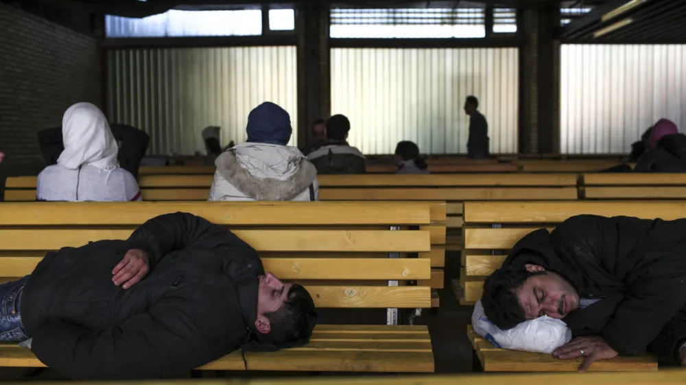 - 26.01.2016 -- Srbija - Ada&scaron;evci - začasni sprejemni center za migrante <br><br><br> - Begunci 2016 - migracije po zahodni balkanski poti - migracijska pot beguncev iz Sirije, Afganistana in Iraka čez Balkan proti zahodni Evropi - evropska begunska kriza - migranti -    ///FOTO: Luka Cjuha