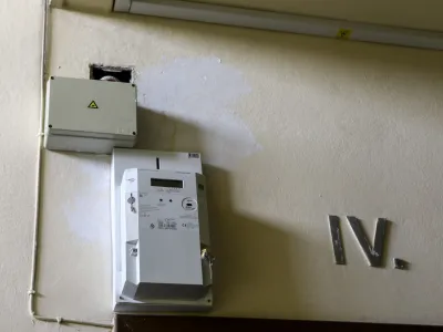 Omrežnina bo po novem obračunana na podlagi različnih postavk, ki sovpadajo s časovnimi obdobji dneva, stro&scaron;ek za uporabo omrežja v posameznem bloku pa bo odvisen od obremenjenosti omrežja in tudi odjemalčeve uporabe v preteklem obdobju.
&nbsp;