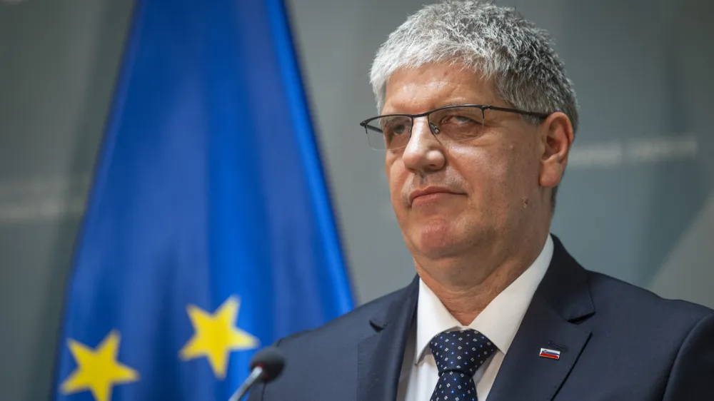 Ljubljana, ministrstvo za notranje zadeve.<br>Izjava za medije ministra za notranje zadeve Bostjana Poklukarja in ministra za notranje zadeve Severne Makedonije Oliverja Spasovskega ob obisku ministra Spasovskega v Sloveniji.<br>Notranji minister Bostjan Poklukar.