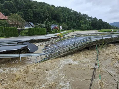 V Dravogradu porušenih mostov sploh ne štejejo več.