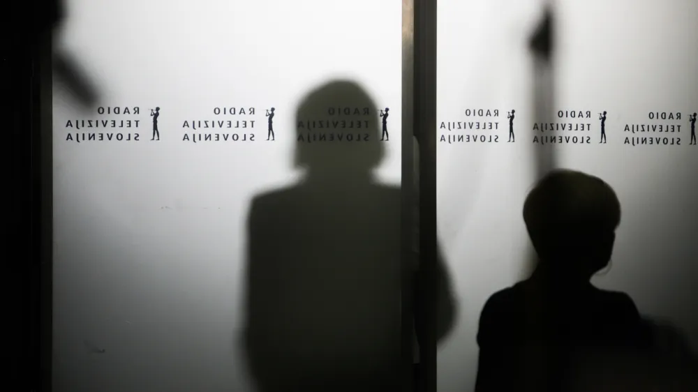 RTV SLO, simbolična fotografija- 23.10.2022 &ndash; Predsedni&scaron;ke volitve 2022 - sedme volitve za petega predsednika republike v samostojni Sloveniji &ndash; volilci so volili med sedmimi kandidati &ndash; Milanom Brglezom, Janezom Ciglerjem Kraljem, Anžetom Logarjem, Nata&scaron;o Pirc Musar, Vladimirjem Prebiličem in Sabino Senčar //FOTO: Bojan Velikonja