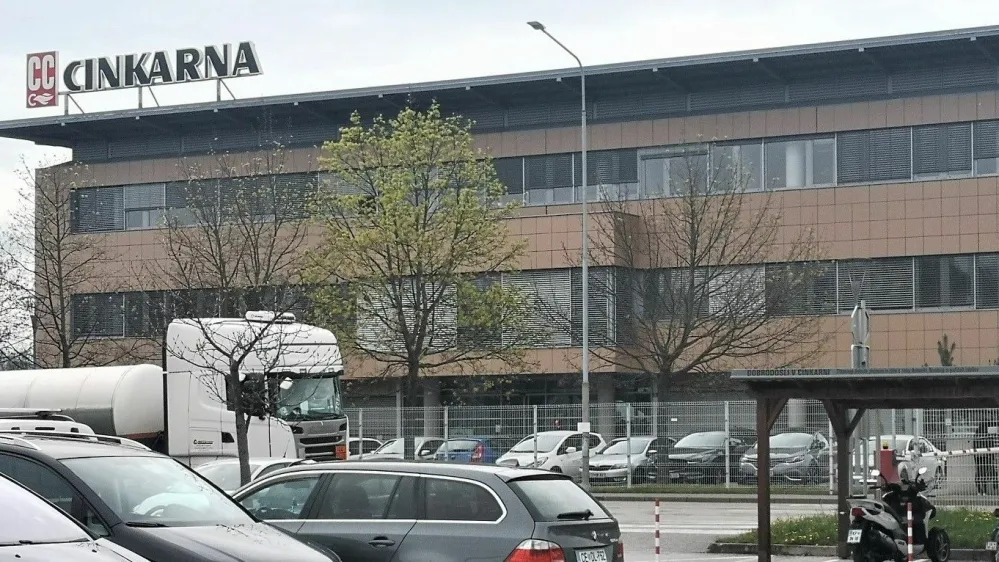 Cinkarna Celje, poslovna stavba