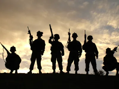 ﻿Peščica izbranih (Band of Brothers), 1. sezona, 8. del, ameriška nanizanka