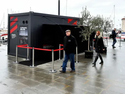 Direkcija za infrastrukturo je morala letos po odločitvi sodišča izvajalcu makete drugega tira plačati 133.000 evrov z zamudnimi obrestmi. 