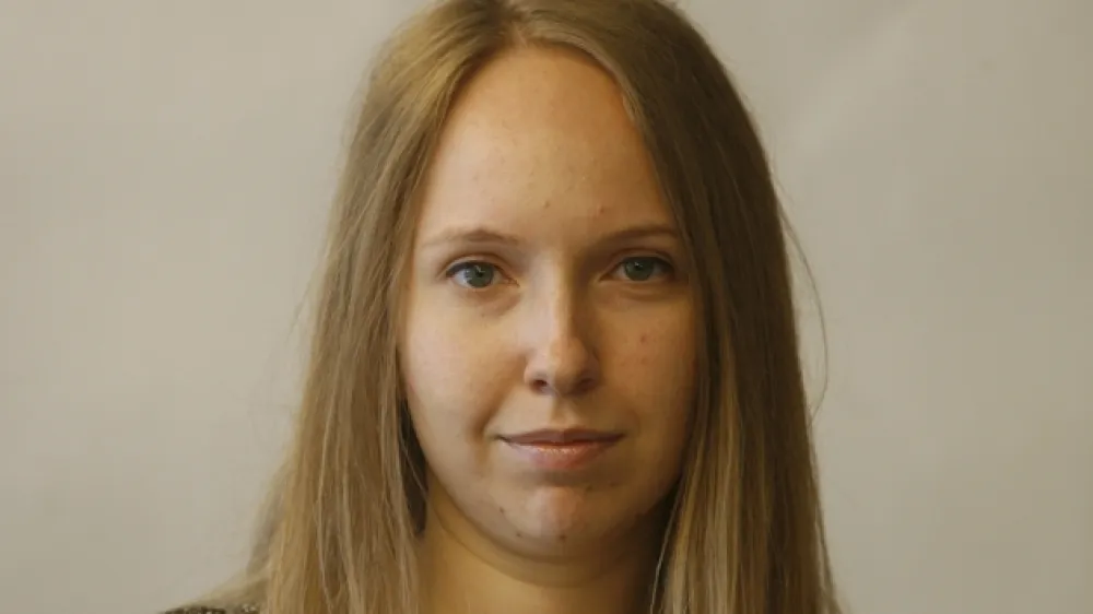 Nina Knavs, novinarka &ndash; centralna redakcija - Dnevnik,// FOTO: Luka Cjuha OPOMBA: ZA OBJAVO V ČASOPISU DNEVNIK