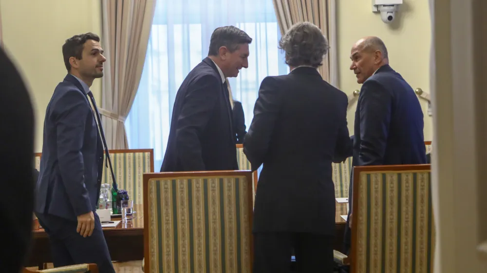  Matej Tonin NSI, predsednik republike Borut Pahor, predsednik vlade Robert Golob, Janez Jan&scaron;a SDS<br><br>30.11.2022 - Svet za nacionalno varnost &ndash; 1. seja SNAV - preučili nacionalno-varnostne vidike nadaljnje agresije Rusije na Ukrajino,&nbsp;<br><br>&nbsp;<br><br>//FOTO: Luka Cjuha