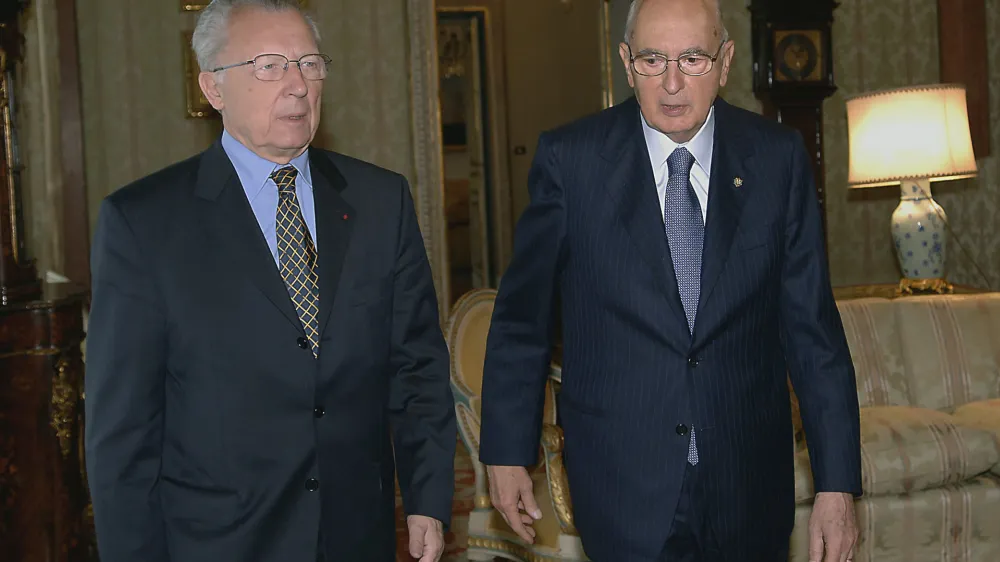 In this photo released by the Italian Presidency Press office, Italian President Giorgio Napolitano, right, and former President of the EU Commission Jacques Delors are seen prior to their talks at Quirinale Presidential Palace in Rome Tuesday, May 30, 2006. (AP Photo/Enrico Oliverio - Italian Presidency Press Office)