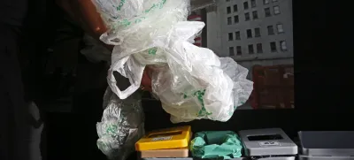 V E.Leclercu so plastične vrečke na oddelkih sadja in zelenjave ukinili leta 2021, v Sparu pa jih ukinjajo z novim letom. 