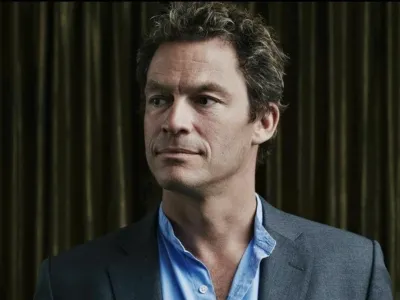 Britanski igralec Dominic West v seriji Krona igra princa Charlesa. Foto: Instagram