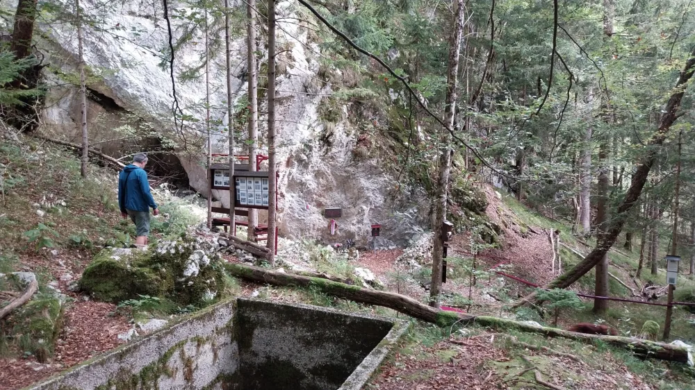 Bolnica bela v Kamni&scaron;ki Bistrici