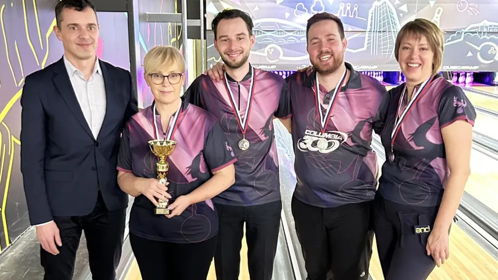 Predsednica države Nataša Pirc Musar je postala državna podprvakinja v bovlingu v konkurenci mešanih ekip. F facebook