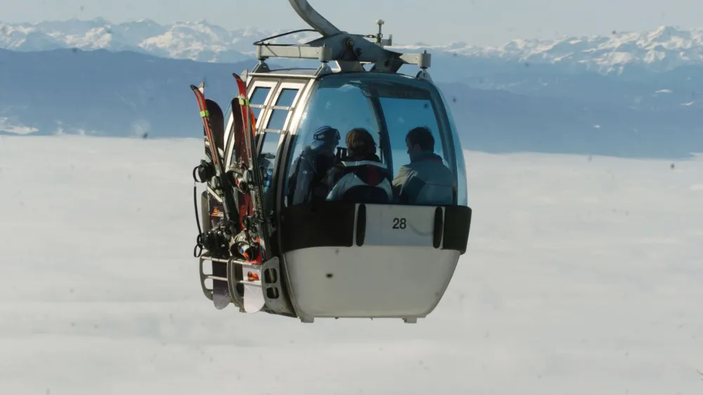 Smučišče Krvavec,gondola, //FOTO: Bojan Velikonja <br><br>OPOMBA: ZA OBJAVO V ČASOPISU DNEVNIK