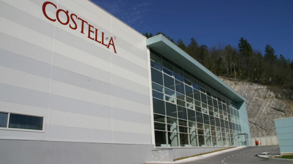 Voda Costella  // FOTO: &Scaron;pela Mohorič