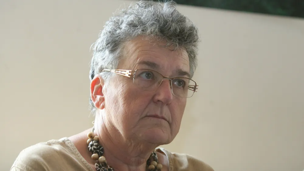 dr.Mateja Kožuh Novak, predsednica Zveze dru&scaron;tev upokojencev Slovenije - predstavili izjavo podpornikov civilne pobude ZA vse otroke, ZA vse družine, ZA svobodno izbiro, ZA enake pravice; družinski zakonik//FOTO: 