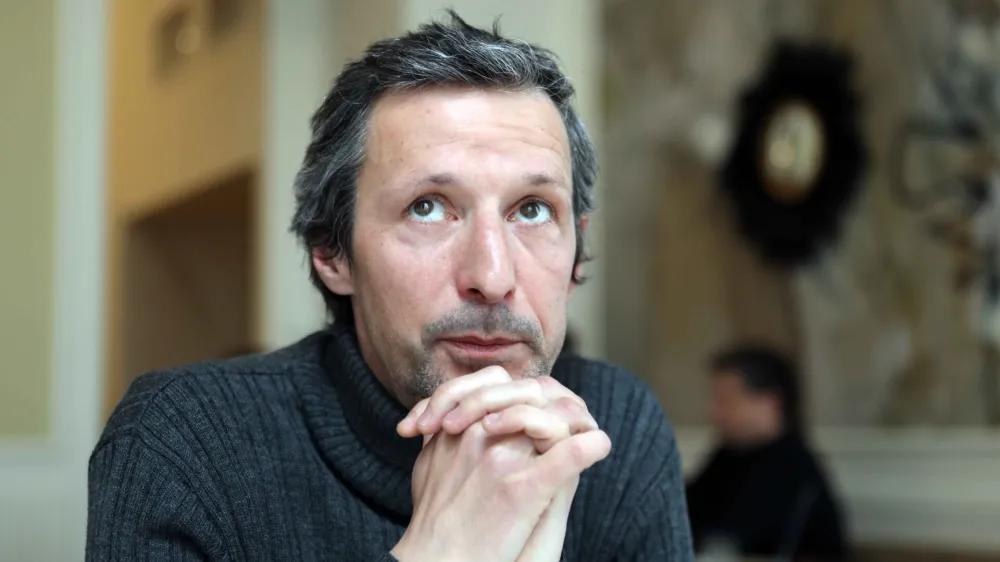 - 20.04.2022 - Boštjan Narat, glasbenik, filozof, skladatelj, performer, soustanovitelj in gonilna sila glasbene skupine Katalena//FOTO: Tomaž SkaleOPOMBA: DNEVNIKOV OBJEKTIV 2022 – INTERVJU