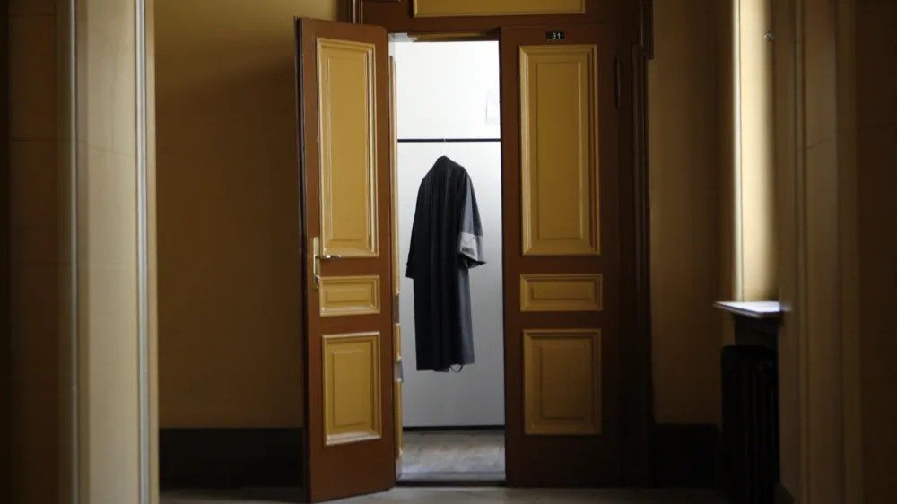 tožilstvo simbolična fotografija sodi&scaron;če tožilska toga<br><br><br><br>//FOTO: Tomaž Skale 