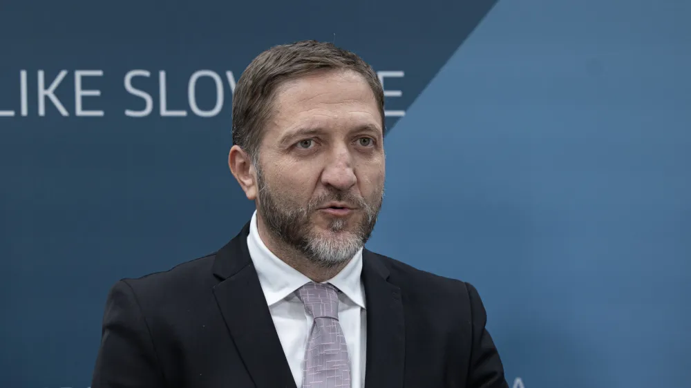 Ljubljana, vlada.<br>Novinarska konferenca po seji vlade.<br>Financni minister Klemen Bostjancic.