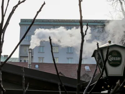 ﻿- 23.12.2016 - Dimnik, onesnaževanje, onesnažen zrak //FOTO: Bojan Velikonja