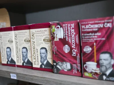Plečnikov čaj - 18.01.2024 – Plečnikovi spominki - Trgovina Kraševka: pod blagovno znamko Plečnikov čaj, - linija izdelkov z motivi Plečnikovih del, Vodnikov trg 4 //FOTO: Nik Erik Neubauer