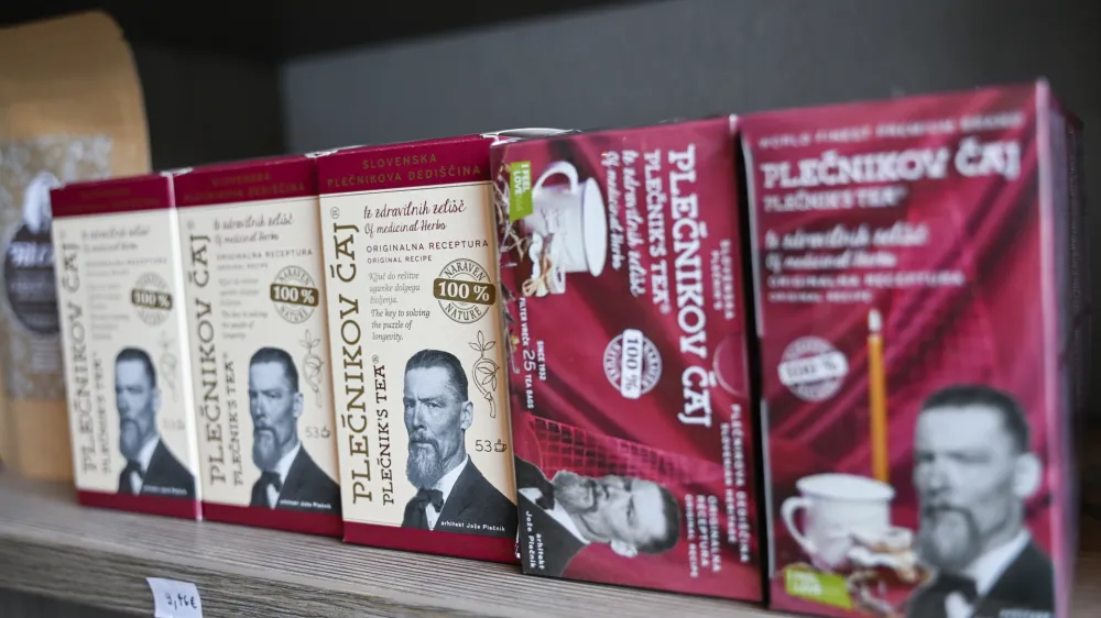 Plečnikov čaj - 18.01.2024 – Plečnikovi spominki - Trgovina Kraševka: pod blagovno znamko Plečnikov čaj, - linija izdelkov z motivi Plečnikovih del, Vodnikov trg 4 //FOTO: Nik Erik Neubauer