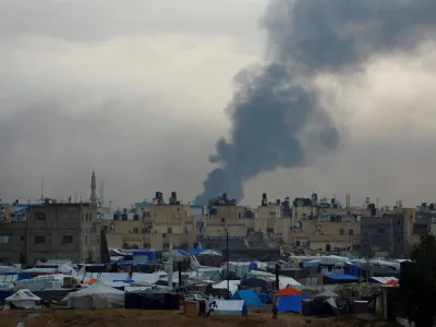 Smoke rises during an Israeli ground offensive, amid the ongoing conflict between Israel and Palestinian Islamist group Hamas, in Khan Younis as seen from Rafah, southern Gaza Strip January 29, 2024. REUTERS/Mohammed Salem