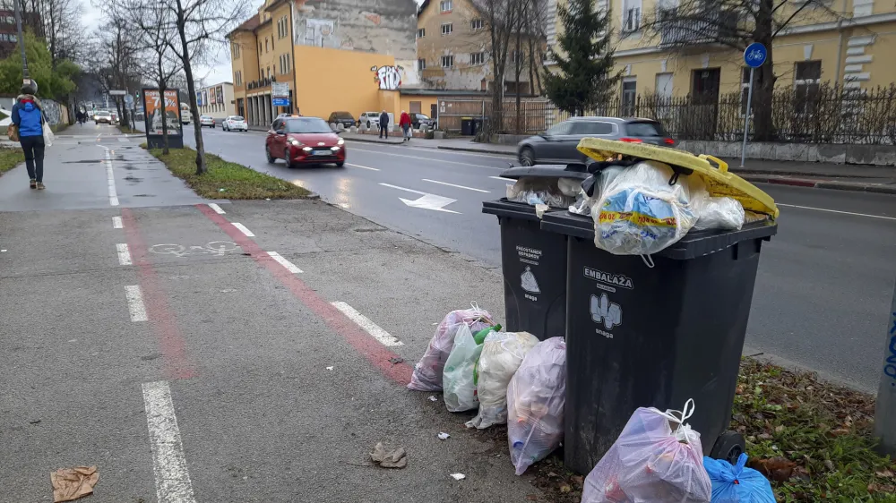 - 03.01.2024 – Smeti - komunalni odpadki //FOTO: Luka Cjuha