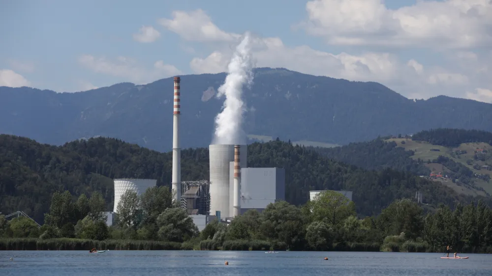 Termoelektrarna &Scaron;o&scaron;tanj - TE&Scaron; 6- 04.08.2022 &ndash; Velenje &ndash; Velenjska plaža - jezero //FOTO: Luka Cjuha
